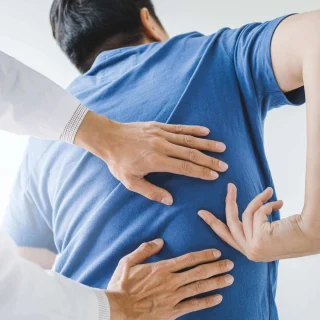 فیزیوتراپی کمر در کلینیک پاد