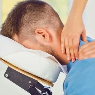 فیزیوتراپی گردن در کلینیک پاد
